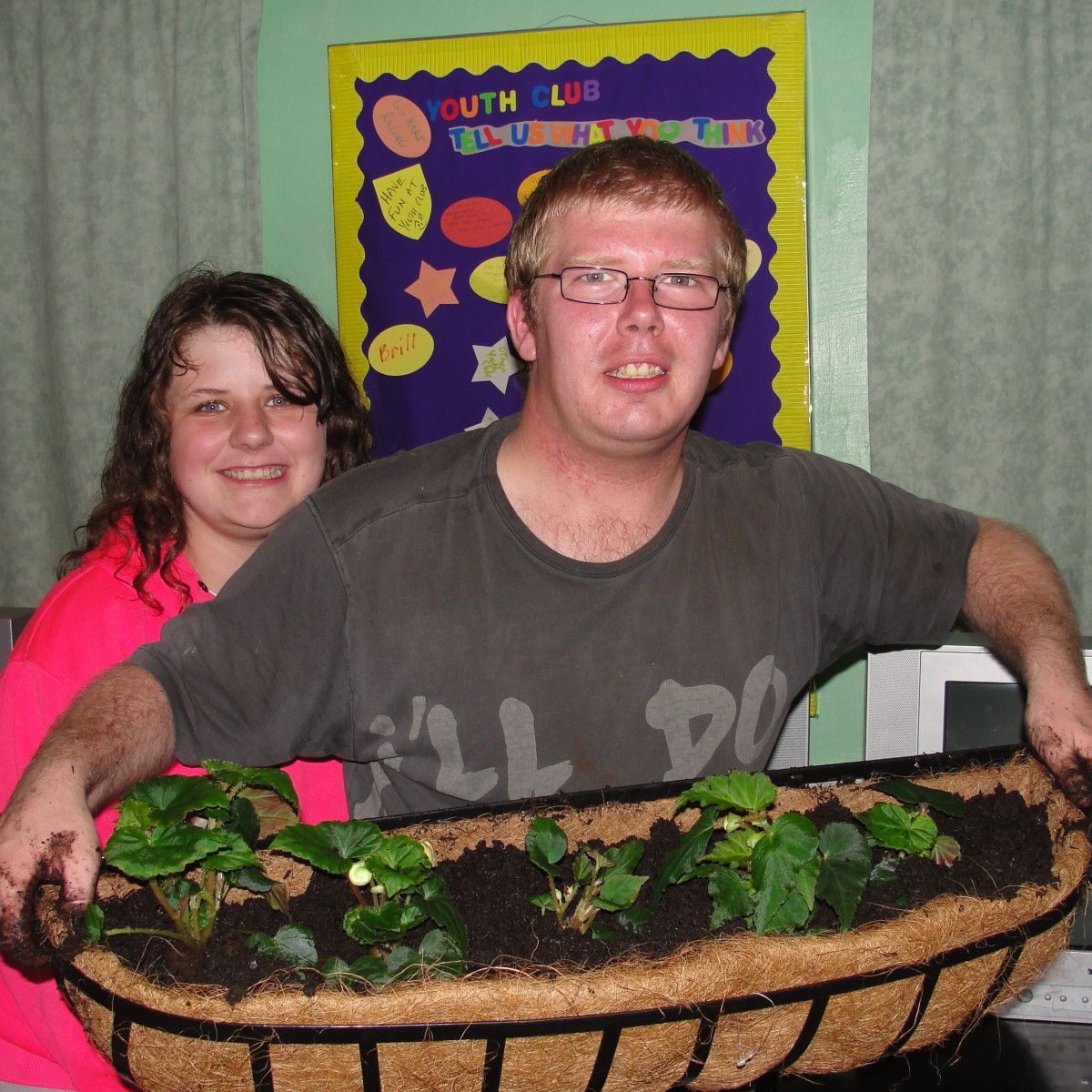 Bromley Farm Youth Club In Bloom 2014